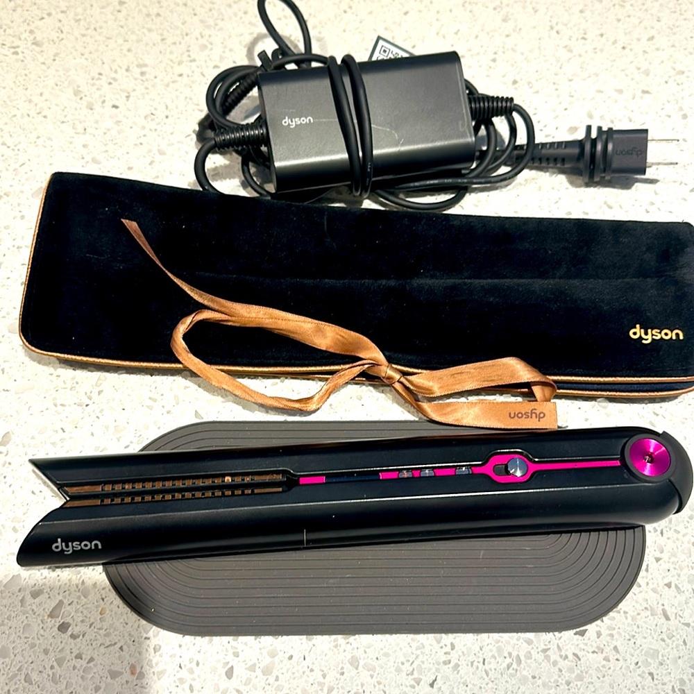 DYSON CORRALE(TM) STRAIGHTENER